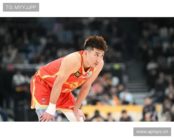 孙铭徽训练完直接拎两袋蛋白粉去接娃？